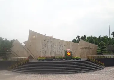 DI TÍCH NGÃ BA GIỒNG SẮN
