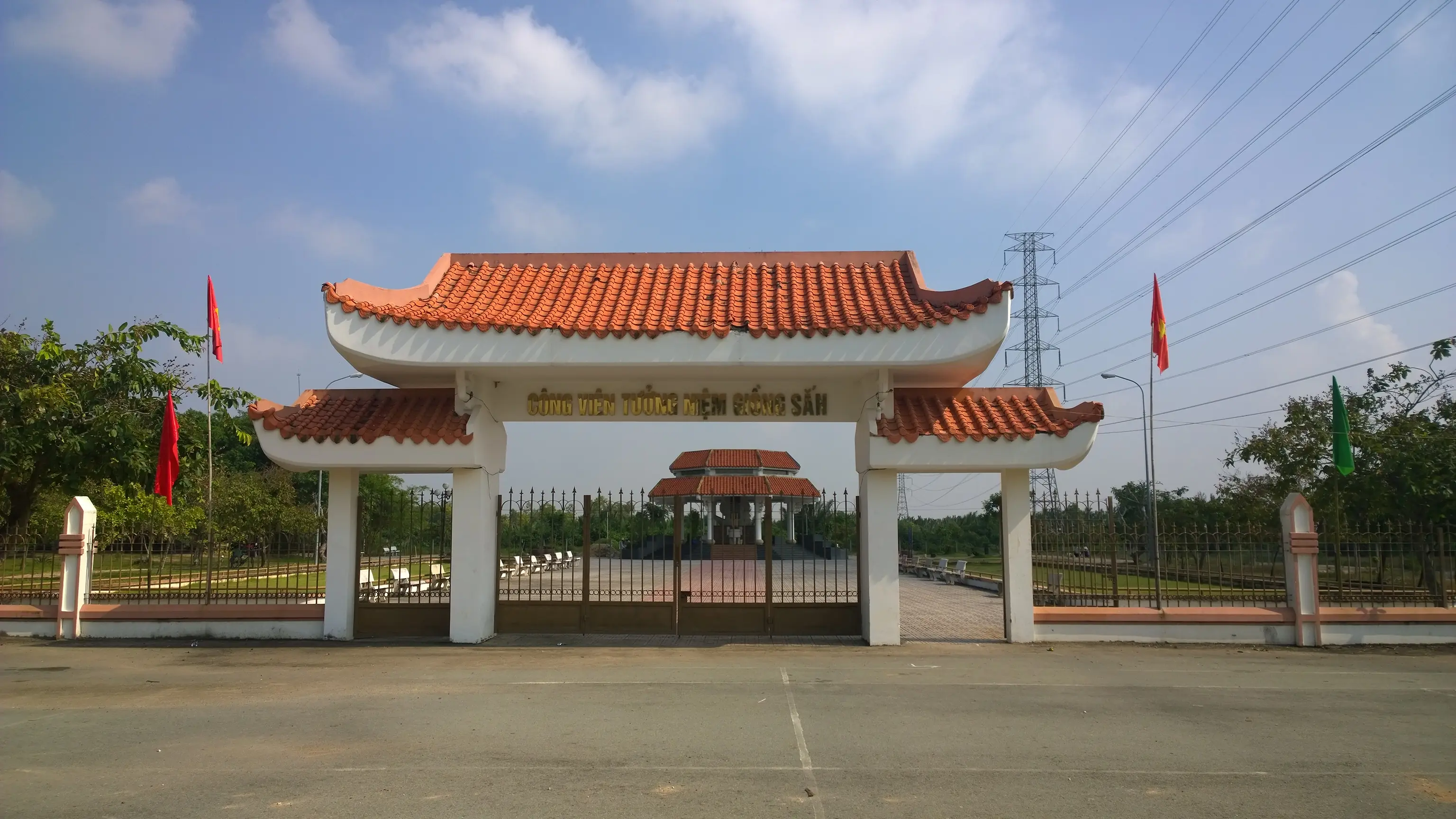 DI TÍCH NGÃ BA GIỒNG SẮN